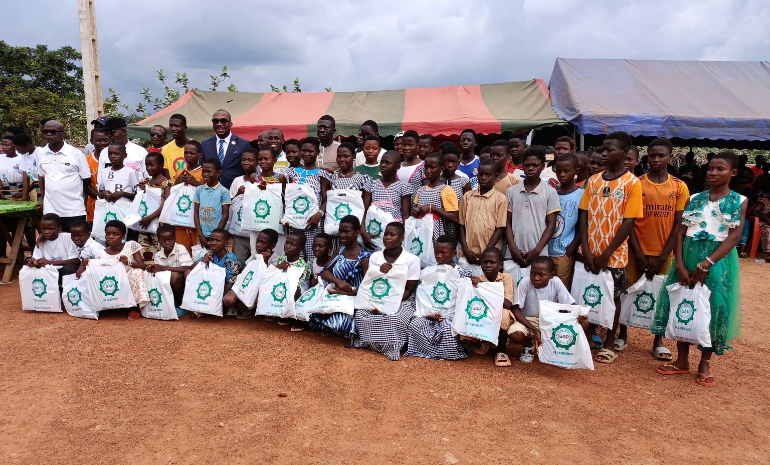 Côte d’Ivoire-AIP/CEPE d’or : les 100 meilleurs élèves au concours d’entrée en sixième à Djangokro récompensés